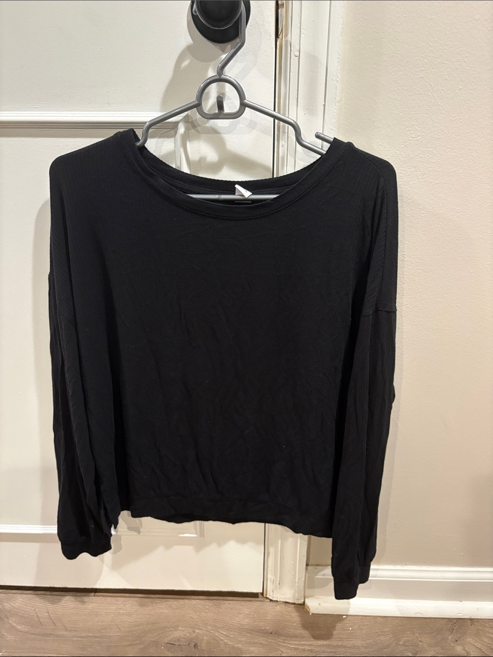 Old Navy Black Women's Long Sleeve Crewneck Sweatshirt